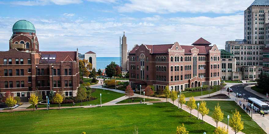 Müslüman öğrenciler: Biz de tatil istiyoruz