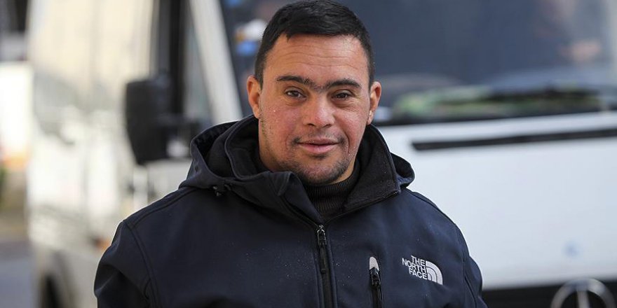 Sağlık Bakanlığı'ndan Filistinli down sendromlu gence destek