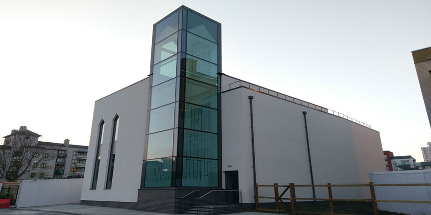 Londra'nın en çok merak uyandıran camisi