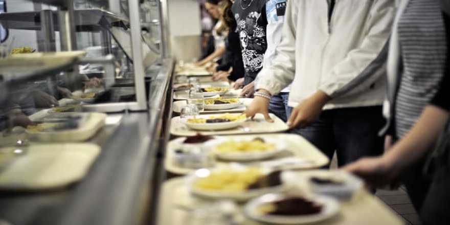 Okulların 'Helal menü' kararına tahammül edemediler