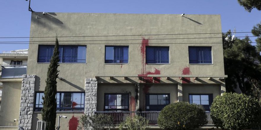 İsrail'in Atina Büyükelçiliği saldırıya uğradı