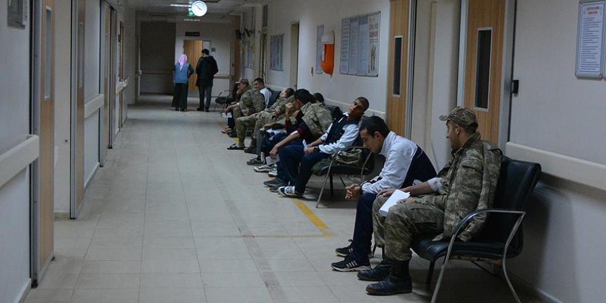 Zehirlenme şüphesi olan 44 asker taburcu edildi
