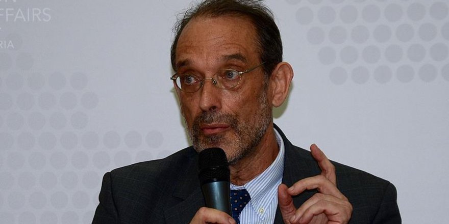 Avusturya'nın yeni Eğitim Bakanına 'başörtüsü' tepkisi