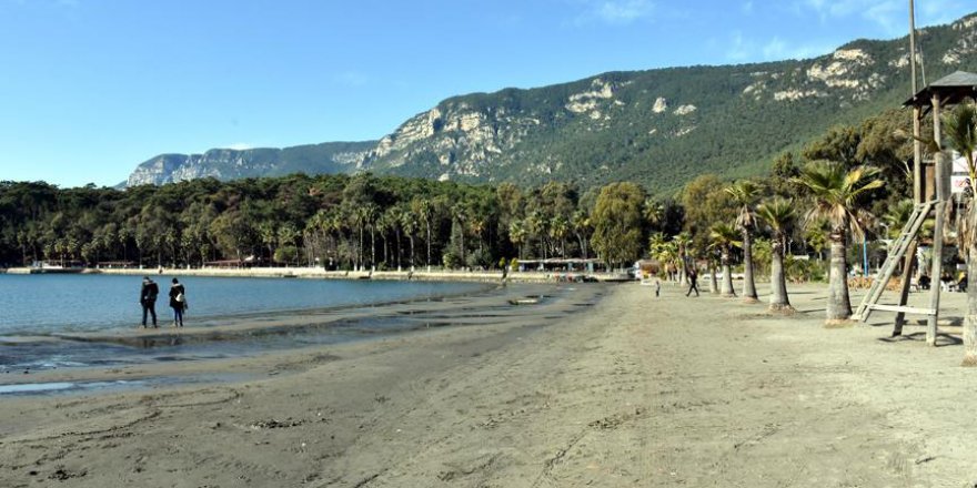 'Sakin kent'te deniz suyu 25 metre çekildi