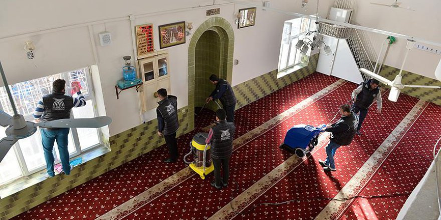 Görevlendirme yapılan belediyeden ibadethane temizliği