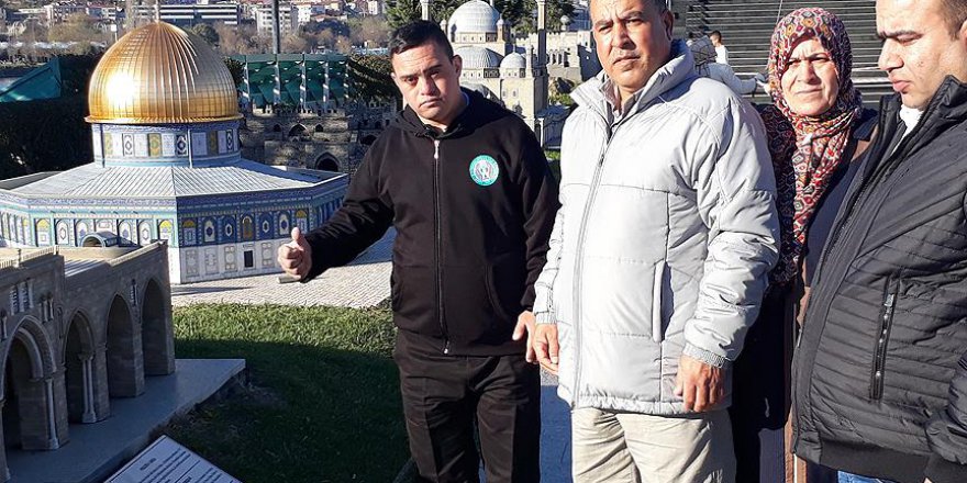 Down sendromlu Filistinli Muhammed Miniatürk'ü gezdi