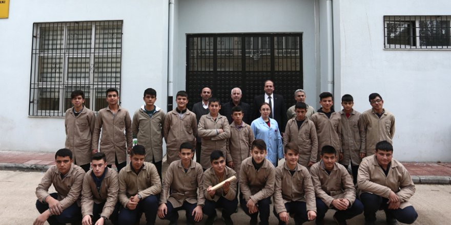 Suriye'nin okul sıraları Gaziantep'ten