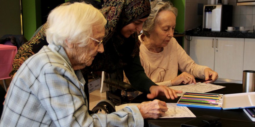 Müslümanlardan huzurevi ziyareti