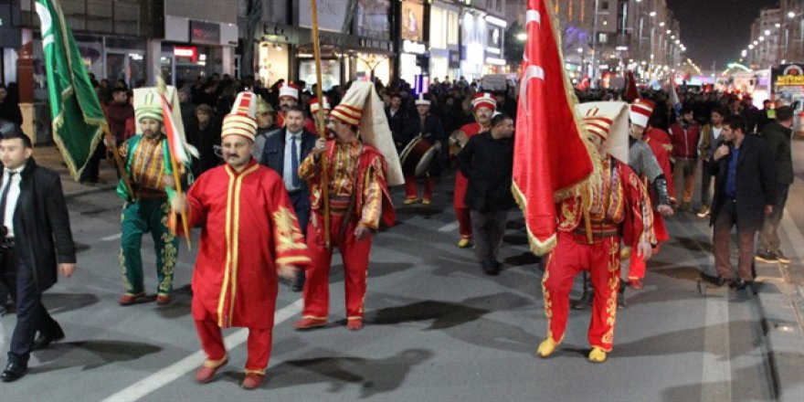 Sivas’ta Mekke’nin Fethi yürüyüşü