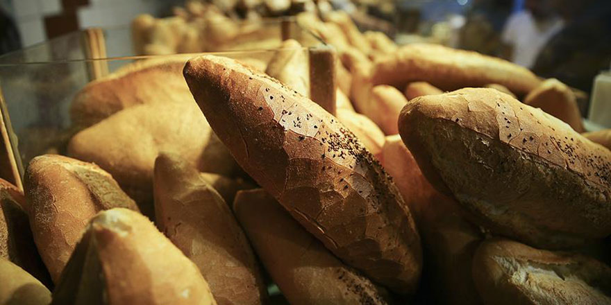 İstanbul'da ekmekler paylaşılıyor