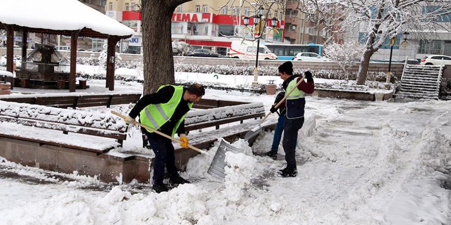 Doğu Anadolu'daki kar yağışı etkisini sürdürecek