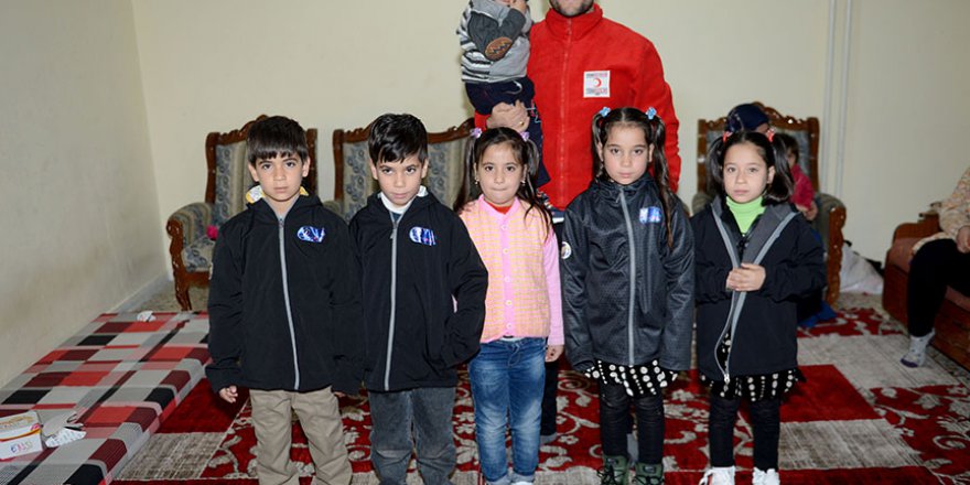 7 Çocuklu aileye Kızılay yetişti