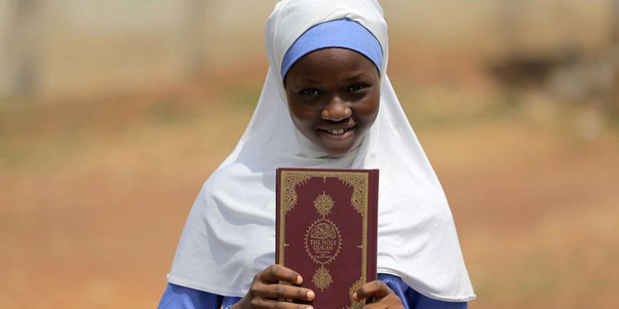 Türk hayırseverlerden bir milyon Kur'an-ı Kerim bağışı