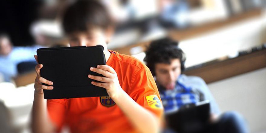 Akıllı ekranlar her 2 kişiden birini miyop yapacak