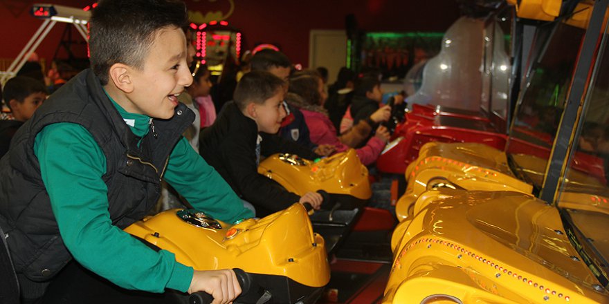 Çocuklarımızı sokaklarda yalnız bırakmayalım