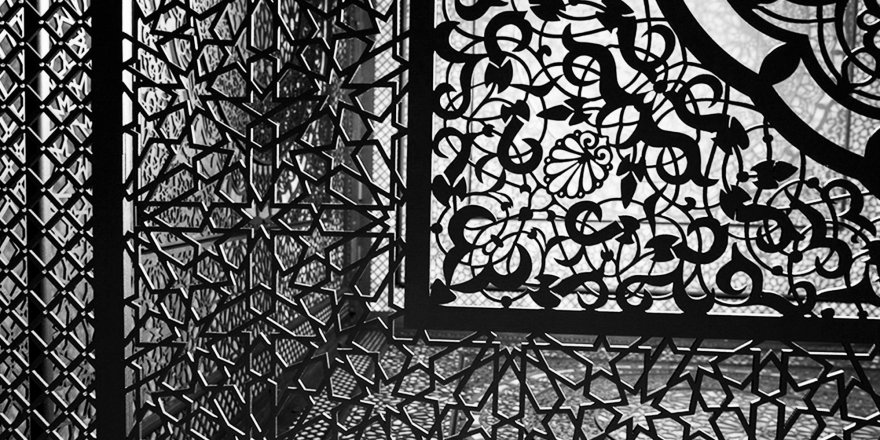 İncil Müzesi için Müslüman sanatçının eserlerini çaldılar