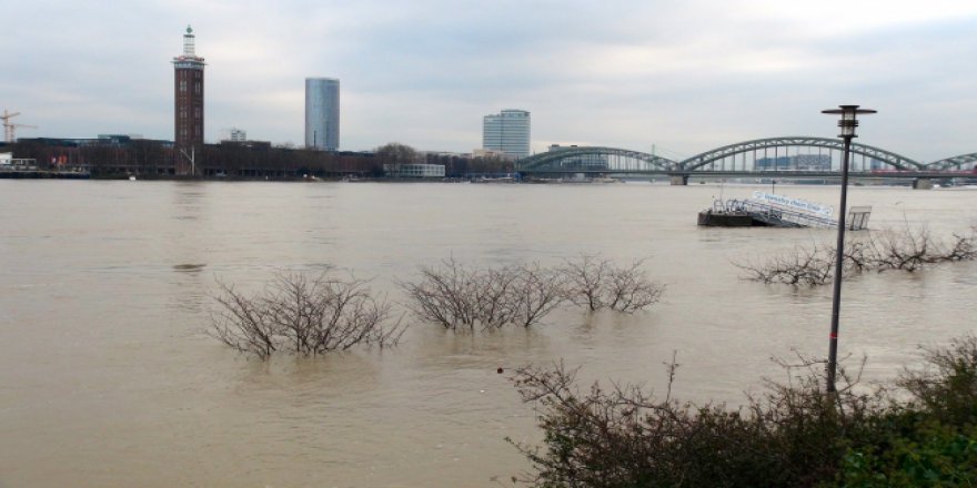 Ren Nehri'nin su seviyesi 9 metreye yaklaştı