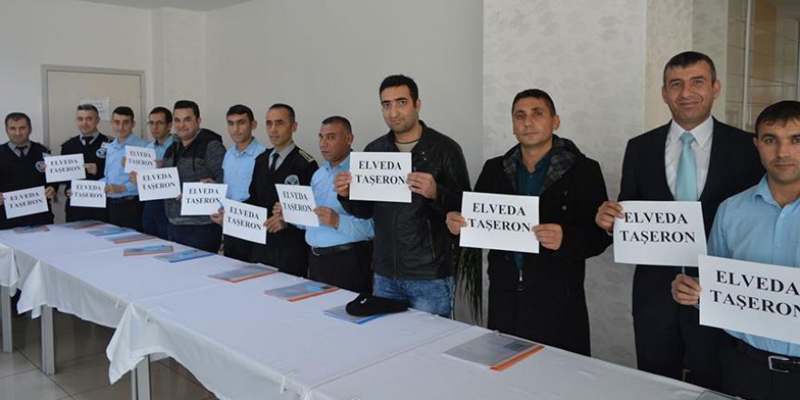 'Elveda taşeron' yazılı dövizlerle başvuru yaptılar