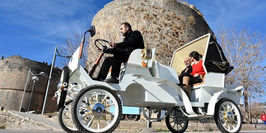 Elektrikli fayton tarihi Sur'da görücüye çıktı