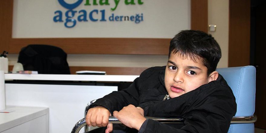 Suriyeli Muhammed'in tekerlekli sandalye sevinci