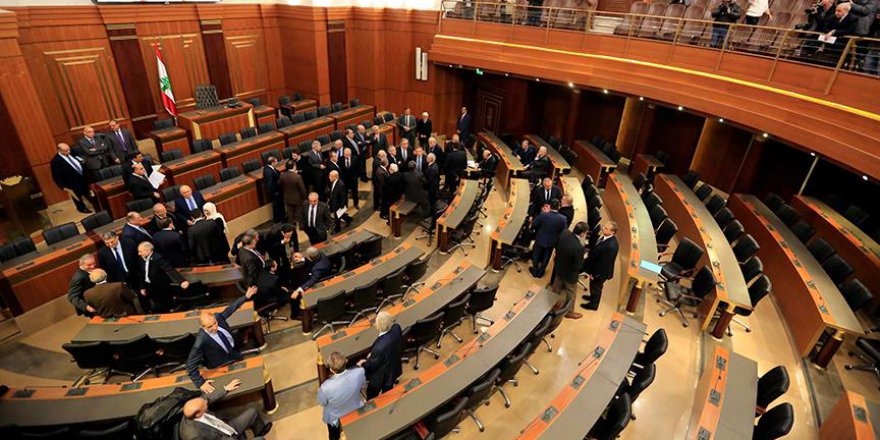 Lübnan 9 yıl aradan sonra yeniden seçimi tartışıyor