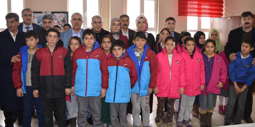 Ağrılı çocuklara sıcak hediye