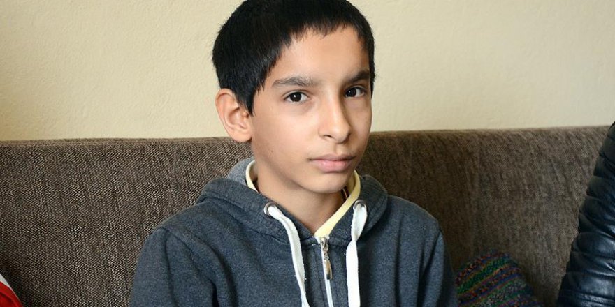 Afgan çocuğun kalbine 'ensar'ın merhamet eli değdi