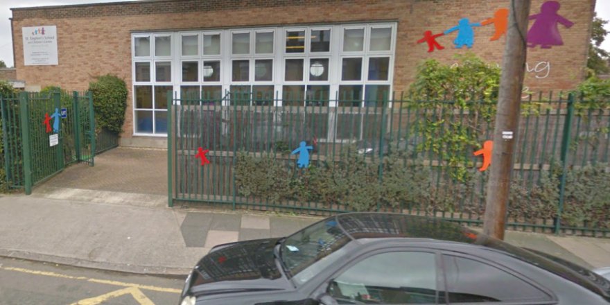 İngiltere'deki okul oruçtan sonra başörtüsünü de yasakladı