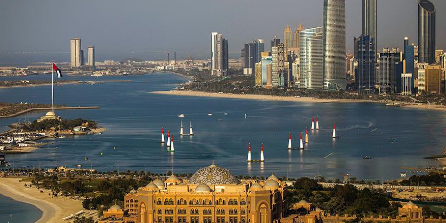 BAE'de alıkonulduğu iddia edilen Şeyh Abdullah Kuveyt'e geldi