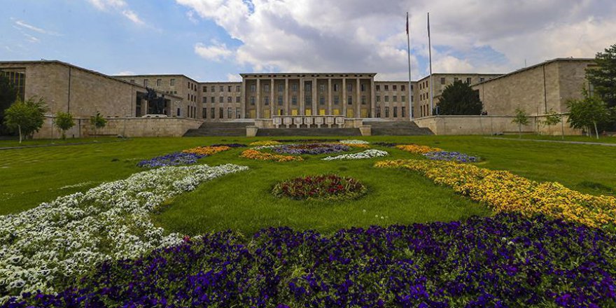 Meclis Fransa'daki OHAL'i inceledi