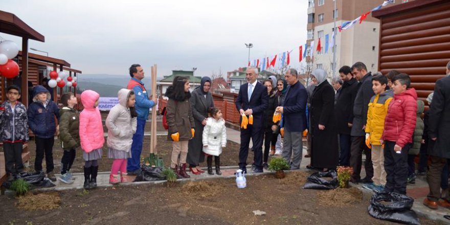 Kağıthane'deki öğrenciler hobi bahçesinde ekip biçecek