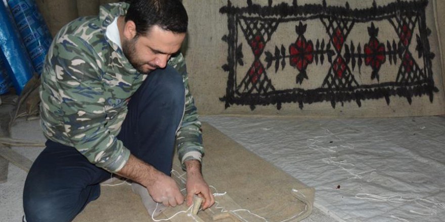 Oğullarıyla mesleğini yaşatma mücadelesi veriyor