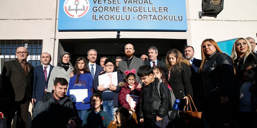 Görme engelli öğrencilere 'mangala' hediye ettiler