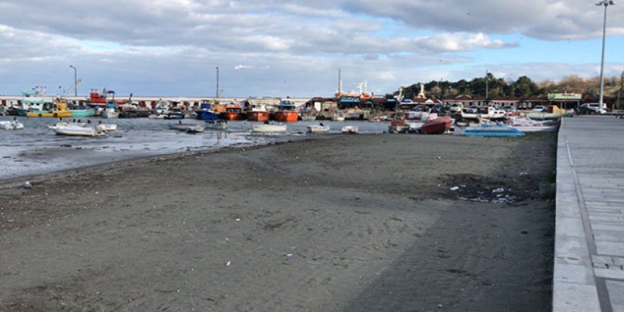Tekirdağ'da deniz suyu 15 metre çekildi
