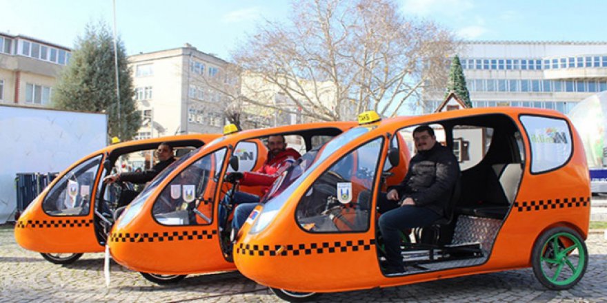 Türkiye'de bir ilk... Ücretsiz elektrikli bisiklet taksi yollarda