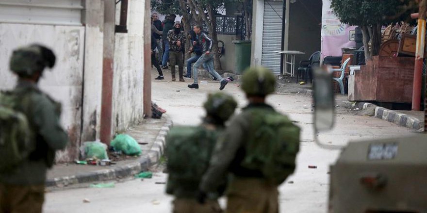 İsrail askerleri Filistinli bir çocuğu şehit etti