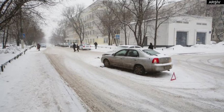 Moskova’da 24 saatte 700 trafik kazası yaşandı
