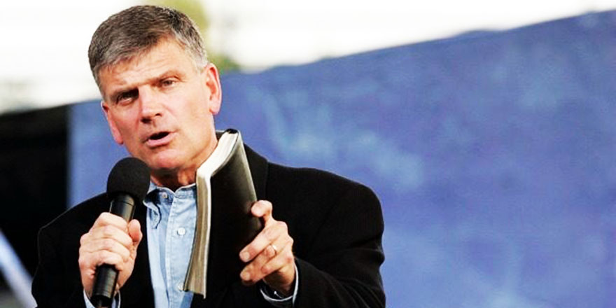 Bu da Trump'un papazı: İslam dünyası ile savaşıyoruz!