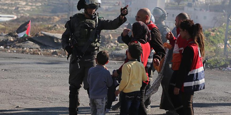 İşgalci İsrail, Filistinli bir çocuğa sürgün cezası verdi