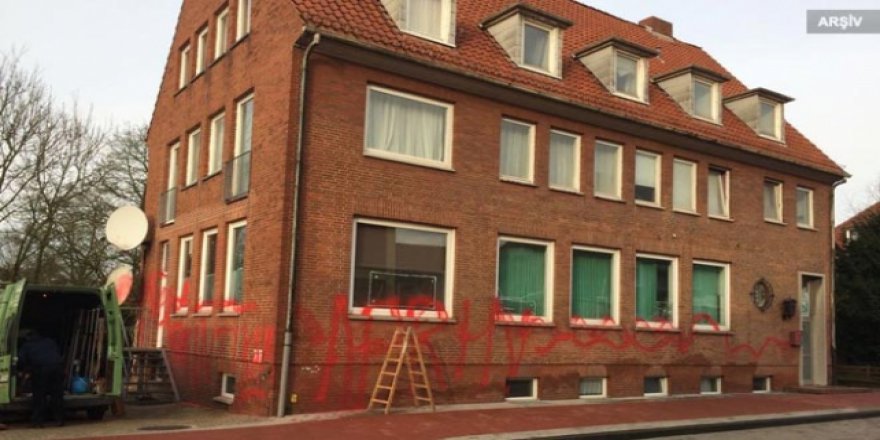 PYD/PKK Avrupa'da camileri hedef almaya devam ediyor