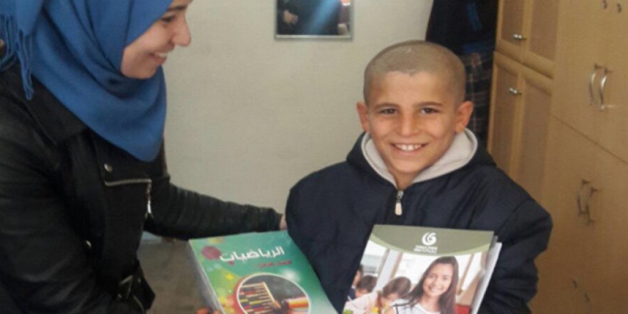 Kağıt topladığı el arabasında uyuya kalan çocuğun hayatı değişti