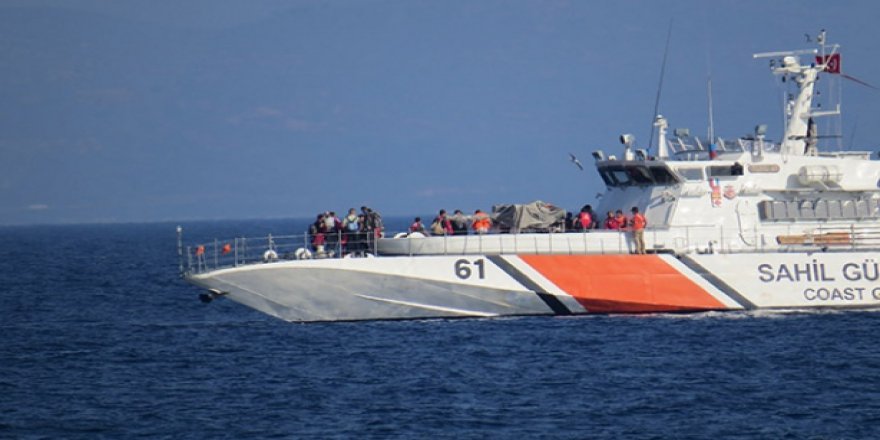 Sahil güvenlik 42 sığınmacıyı boğulmaktan kurtardı