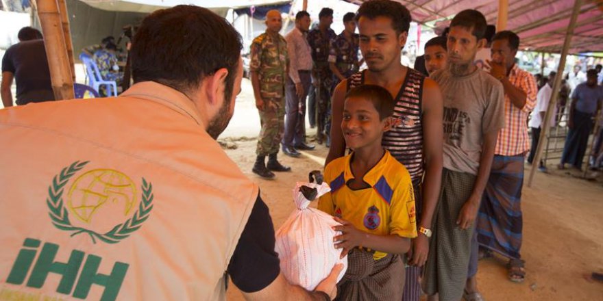İHH'nın Arakanlılar'a yardımları sürüyor