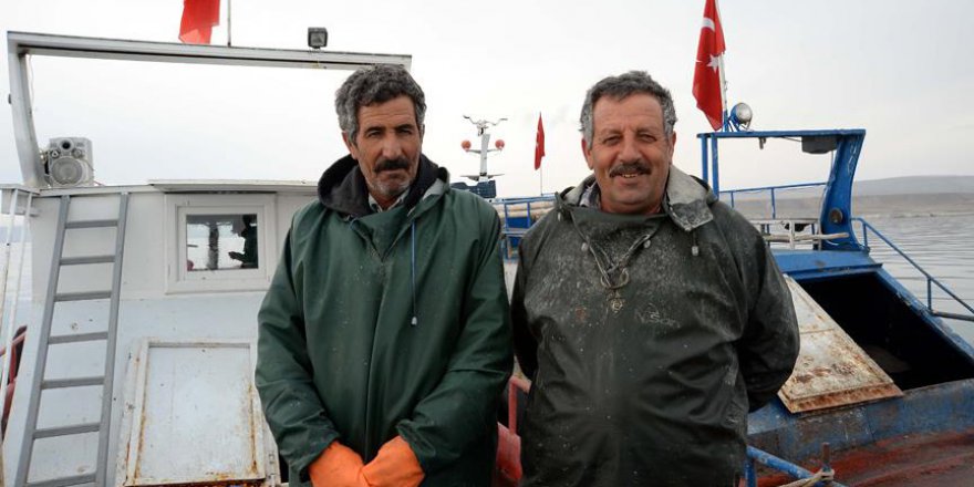Van Gölü'nde 40 yıldır balık avlıyorlar