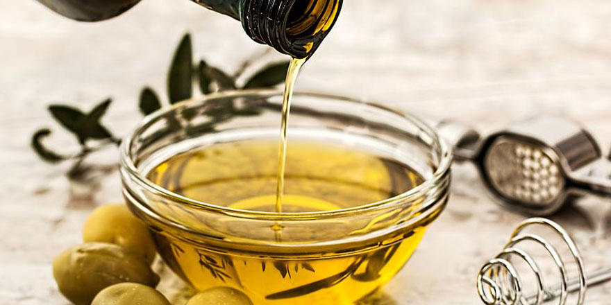 İlk hasat zeytinyağı 15 bin liraya satıldı