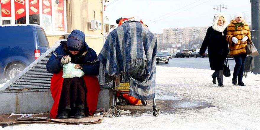 Moskova'daki evsizler dondurucu soğukta hayat mücadelesi veriyor