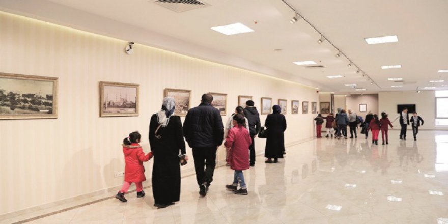 Esenler'de Payitaht sergisi ve gezisine büyük ilgi