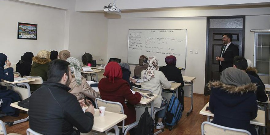 Geçici koruma altındaki bini aşkın kişiye Türkçe öğretildi