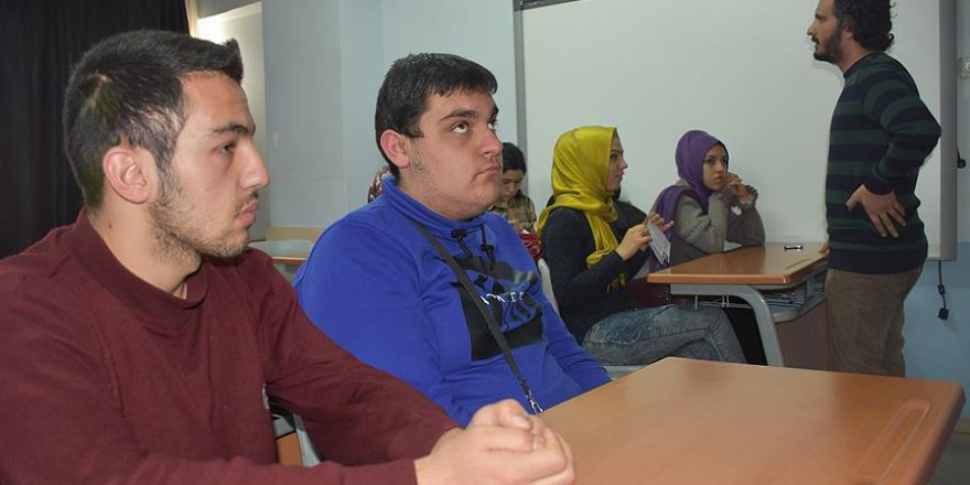 Göremedikleri engellileri sınava hazırlıyorlar