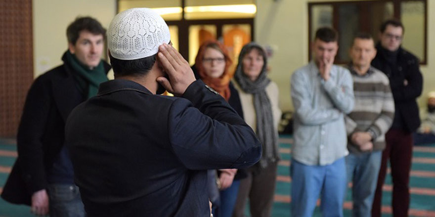 İngilizlerin yüzde 90'ı hayatında caminin içini görmemiş